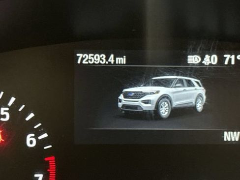 Used 2023 Ford Explorer 4WD image 13