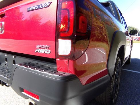 Used 2022 Honda Ridgeline Sport image 10