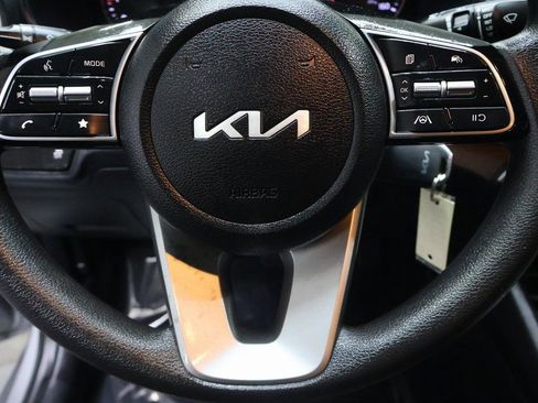 Used 2024 Kia Forte LXS image 18