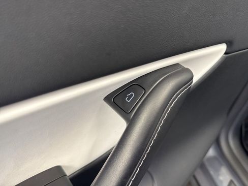 Used 2021 Tesla Model Y Long Range image 29