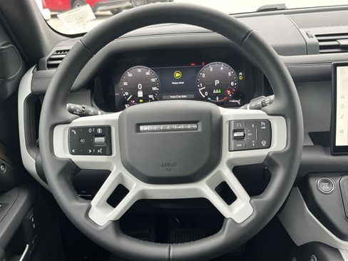 Used 2025 Land Rover Defender 110 S image 15
