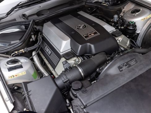 Used 2003 BMW Z8 image 48