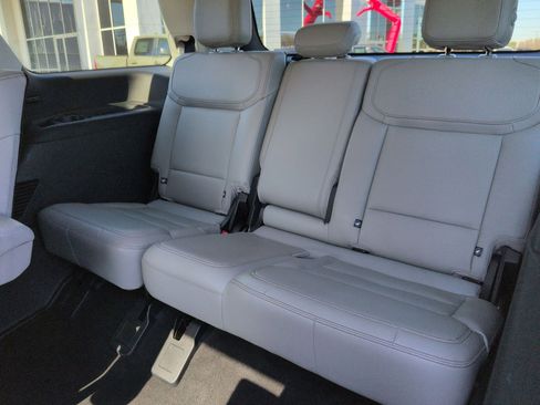 Used 2025 Ford Expedition Active image 16