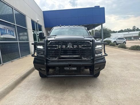 Used 2025 RAM 3500 Tradesman w/ Chrome Appearance Group AWD/4WD image 3