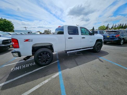 Used 2014 Chevrolet Silverado 2500 LT w/ Interior Plus Package AWD/4WD image 8