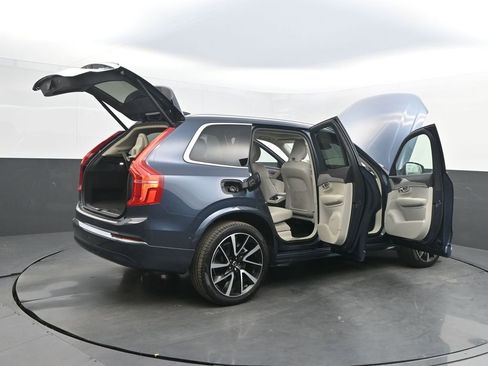 Certified 2023 Volvo XC90 B6 Plus w/ Protection Package Premier image 37