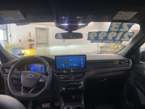 Used 2023 Ford Escape ST-Line w/ Tech Pack #1 image 16