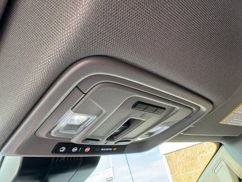 Used 2025 Chevrolet Silverado 2500 LT image 20