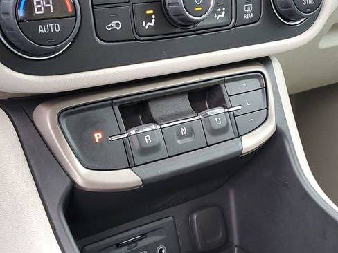 Used 2023 GMC Terrain Denali w/ Denali Premium Package AWD/4WD image 15