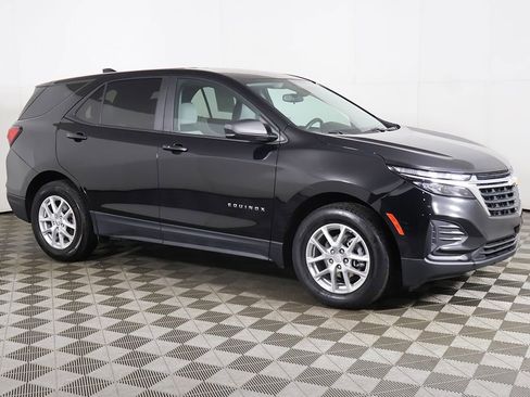 Used 2024 Chevrolet Equinox LS w/ LS Convenience Package FWD image 12