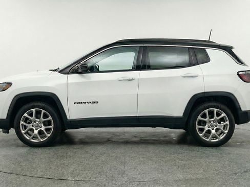 Used 2025 Jeep Compass Limited AWD/4WD image 5