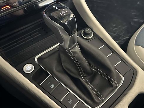 New 2025 Volkswagen Jetta SE image 20