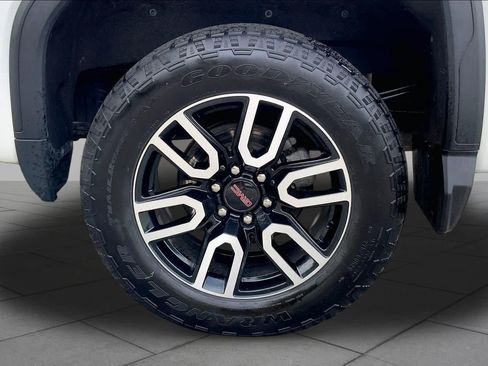 Used 2021 GMC Sierra 1500 AT4 w/ AT4 Value Package AWD/4WD image 10