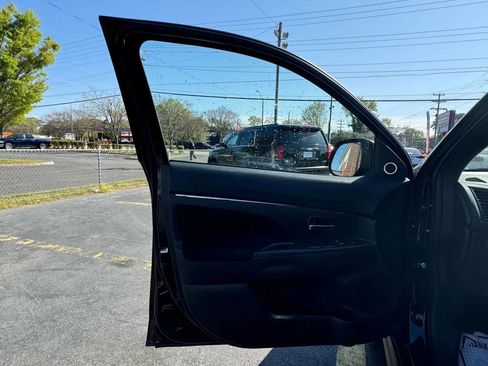 Used 2020 Mitsubishi Outlander Sport AWD image 12