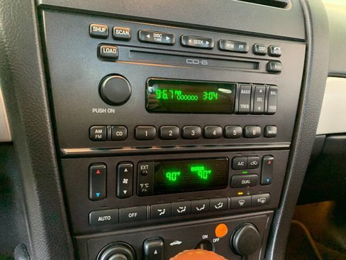 Used 2003 Ford Thunderbird image 12