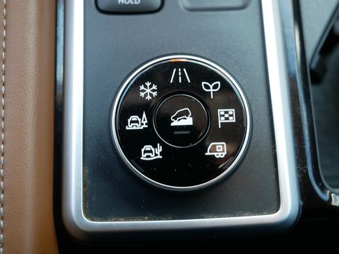 Certified 2025 Nissan Pathfinder Platinum AWD/4WD image 31