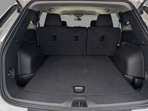 Used 2025 Chevrolet Blazer LT FWD image 32