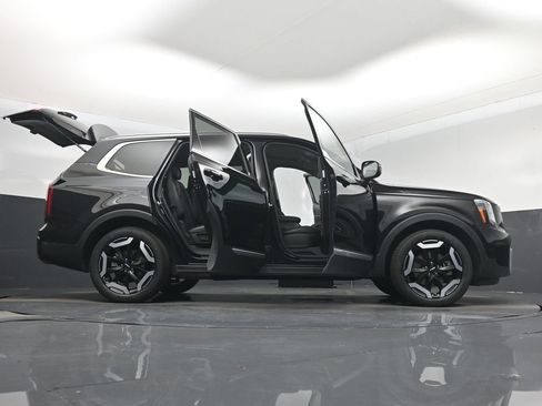 Certified 2024 Kia Telluride S w/ S Sunroof Package FWD image 7