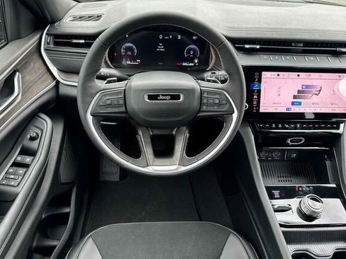 New 2026 Jeep Grand Cherokee Altitude AWD/4WD image 11
