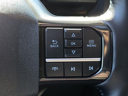 Used 2025 Ford F350 Platinum w/ FX4 Off-Road Package image 38