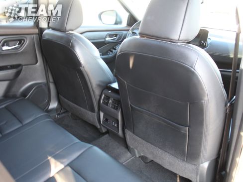 Used 2023 Nissan Rogue SL w/ SL Premium Package image 25