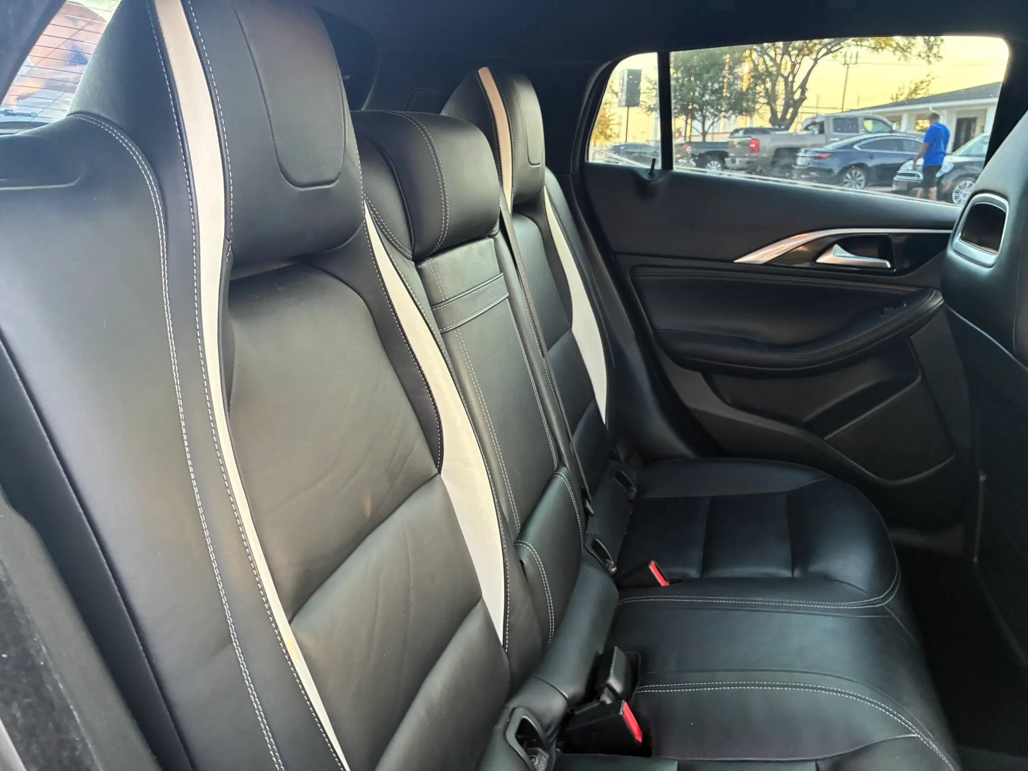 Used 2017 INFINITI QX30 Sport w/ Sport Leather Package FWD image 21