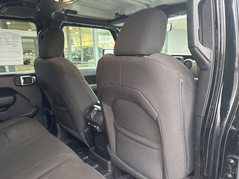 Used 2023 Jeep Wrangler Unlimited w/ Cold Weather Group image 18