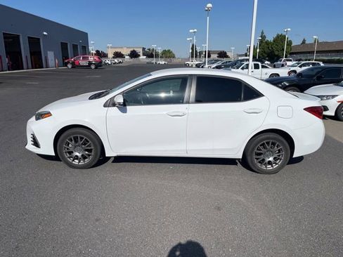 Used 2017 Toyota Corolla SE FWD image 8