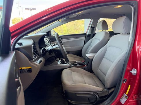 Used 2017 Hyundai Elantra SE FWD image 8