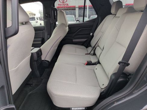 Certified 2025 Toyota 4Runner SR5 AWD/4WD image 25