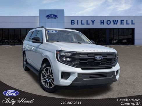 Certified 2025 Ford Expedition Active image 1