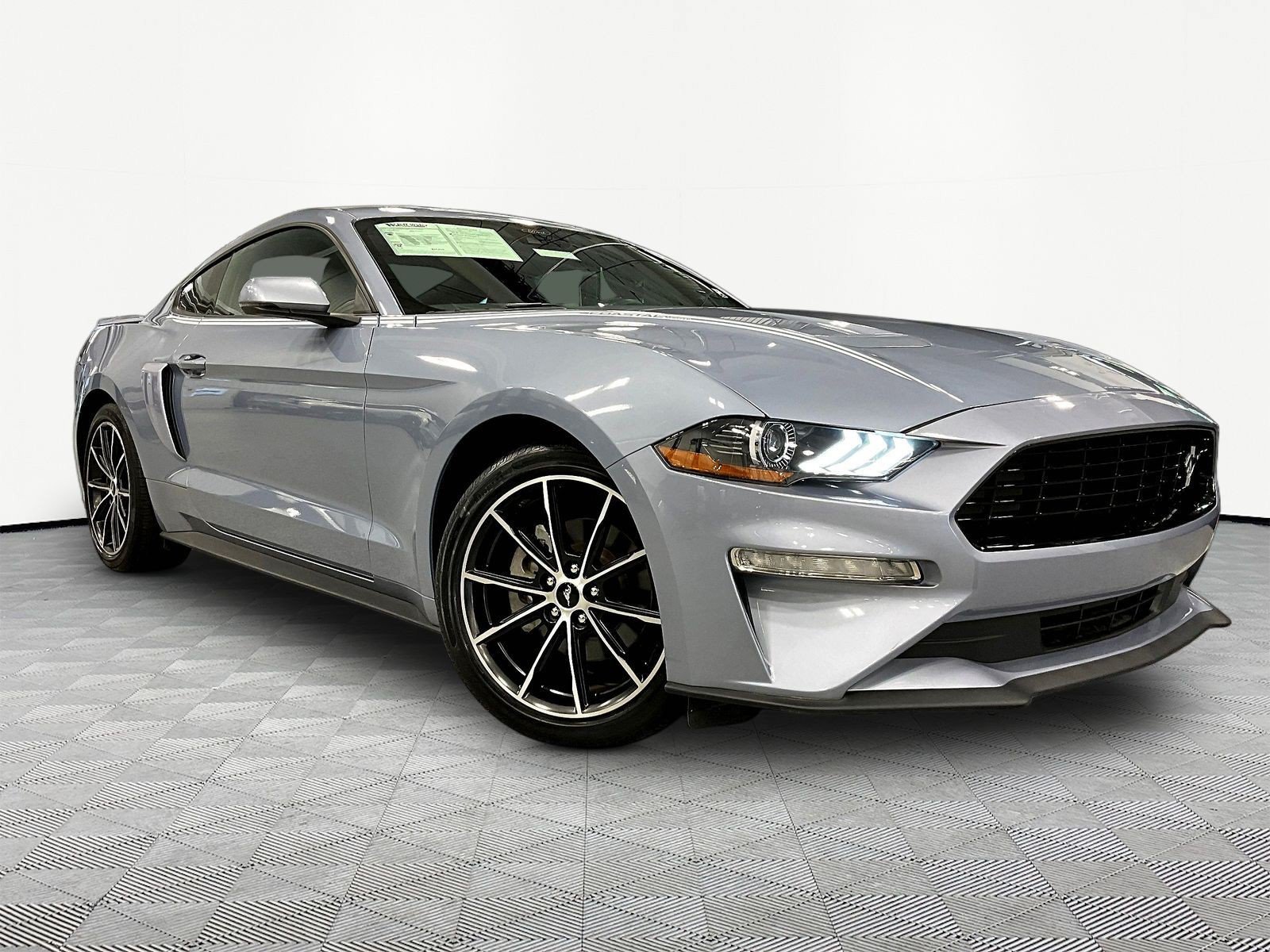 Used 2022 Ford Mustang Premium w/ Equipment Group 201A RWD image 3