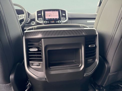 New 2026 RAM 1500 4x4 Crew Cab image 32