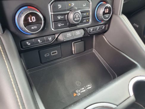 Used 2021 Chevrolet Tahoe Premier RWD image 25