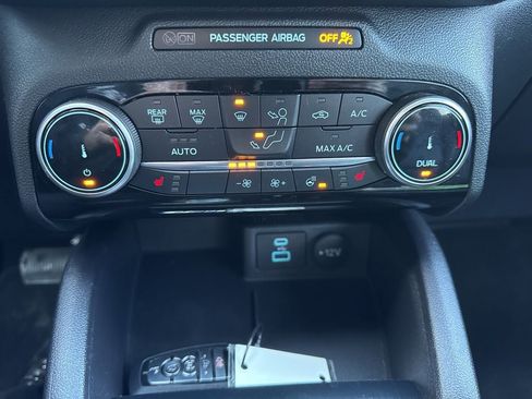 Used 2022 Ford Escape SEL image 25