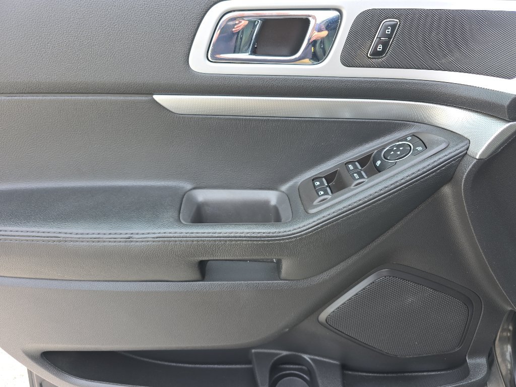 Used 2014 Ford Explorer XLT AWD/4WD image 15