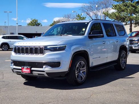 Used 2024 Jeep Wagoneer Series II AWD/4WD image 4