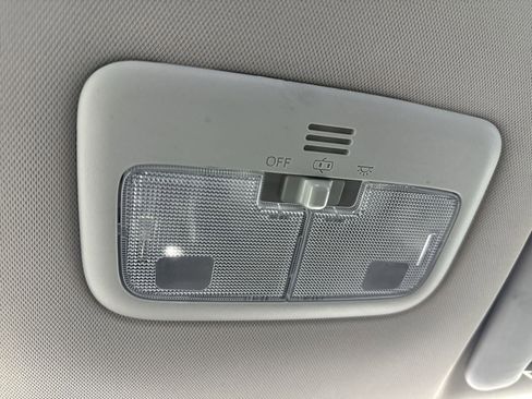 Used 2019 Toyota Corolla LE image 24