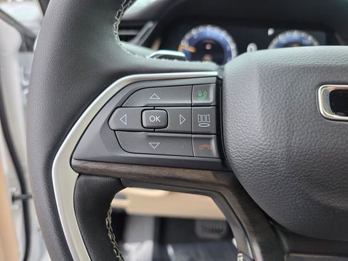 New 2026 Jeep Grand Cherokee Limited RWD image 17
