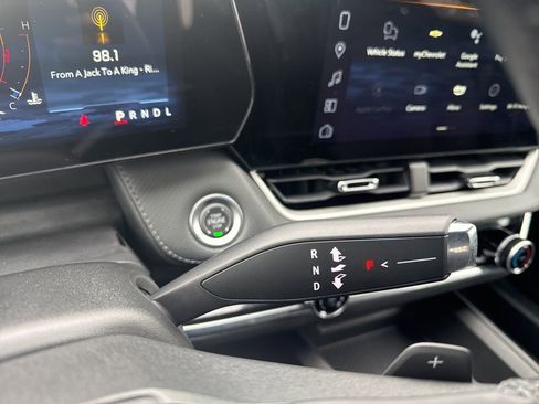 Used 2025 Chevrolet Equinox LT image 20