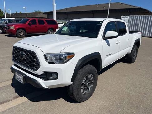 Used 2023 Toyota Tacoma TRD Off-Road w/ Advanced Technology Package AWD/4WD image 1