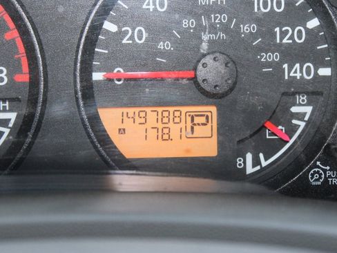 Used 2011 Nissan Frontier SV w/ SV Premium Utility Pkg image 9