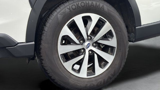 Used 2025 Subaru Outback Premium w/ Popular Package #1A AWD/4WD image 17