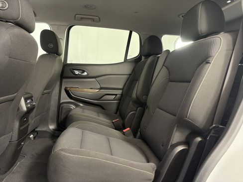 Certified 2023 GMC Acadia SLE FWD image 9