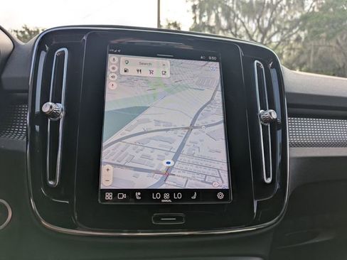 Certified 2023 Volvo XC40 B5 Plus w/ Climate Package AWD/4WD image 30