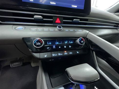 Used 2024 Hyundai Elantra SEL w/ Convenience Package FWD image 16