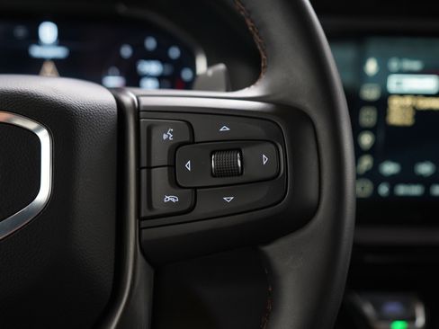 Used 2025 GMC Sierra 1500 AT4 w/ Technology Package AWD/4WD image 25
