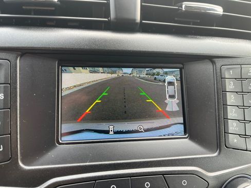 Used 2018 Ford Fusion SE FWD image 28