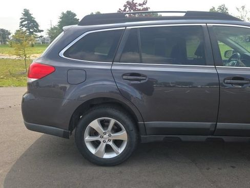 Used 2013 Subaru Outback 2.5i Limited w/ Moonroof Pkg AWD/4WD image 7