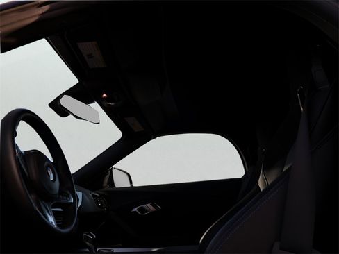 Used 2024 BMW Z4 M40i w/ Premium Package image 38